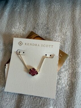 Kendra Scott Pink Cluster Stone Pendant Necklace